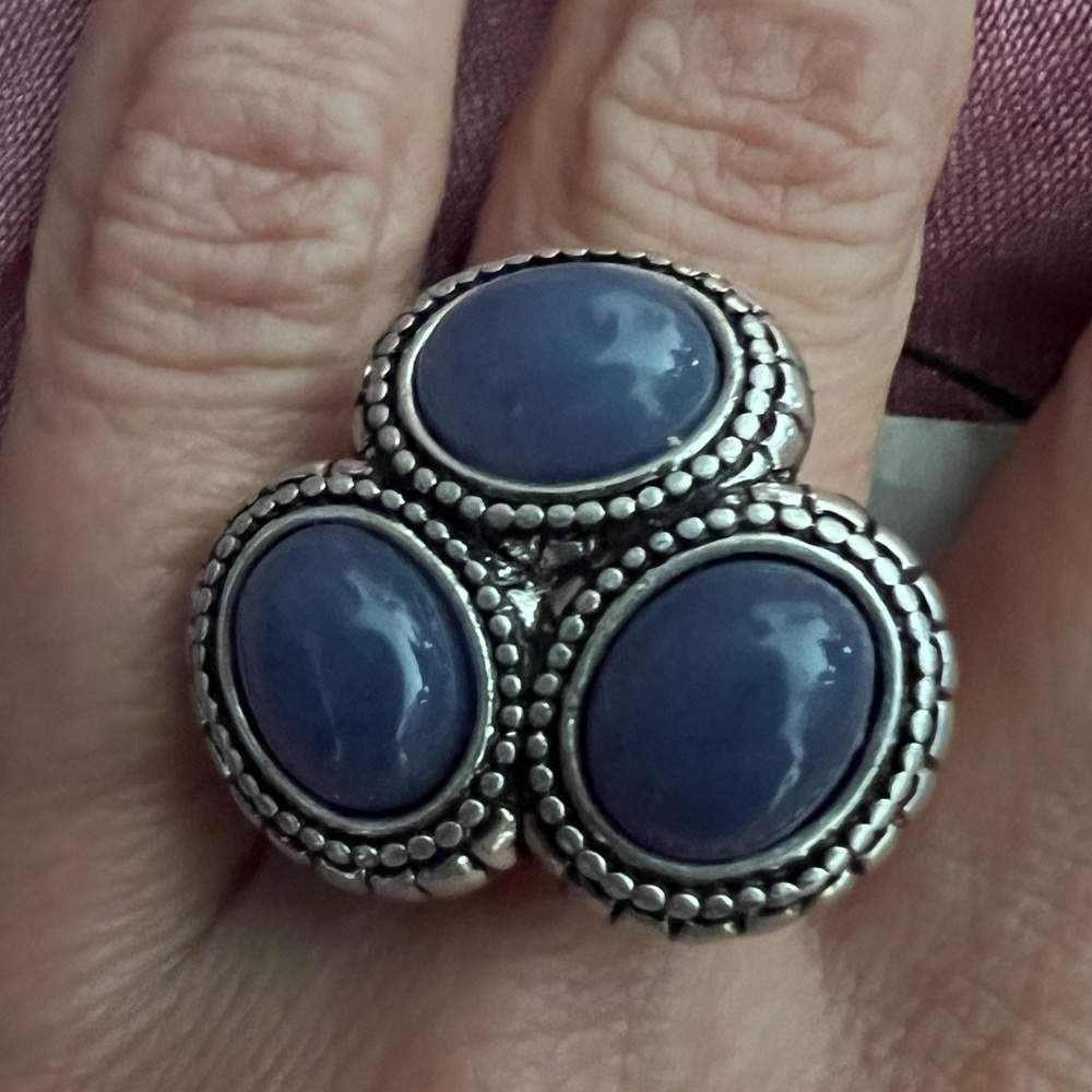 Chicos LIZA ring with blue stones and flexible silver band